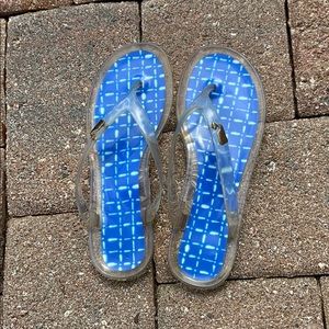 Vineyard Vines flip flops